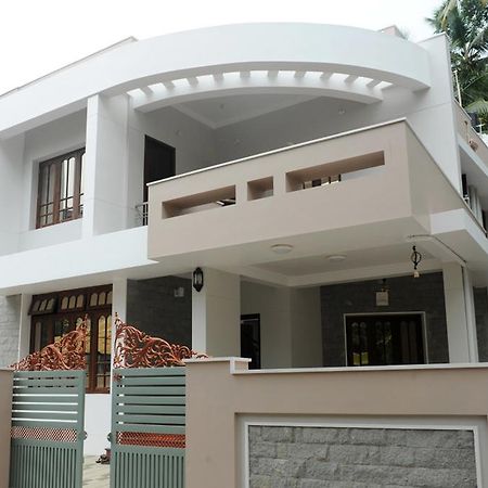 Moksha Homestay Thiruvananthapuram Exteriör bild