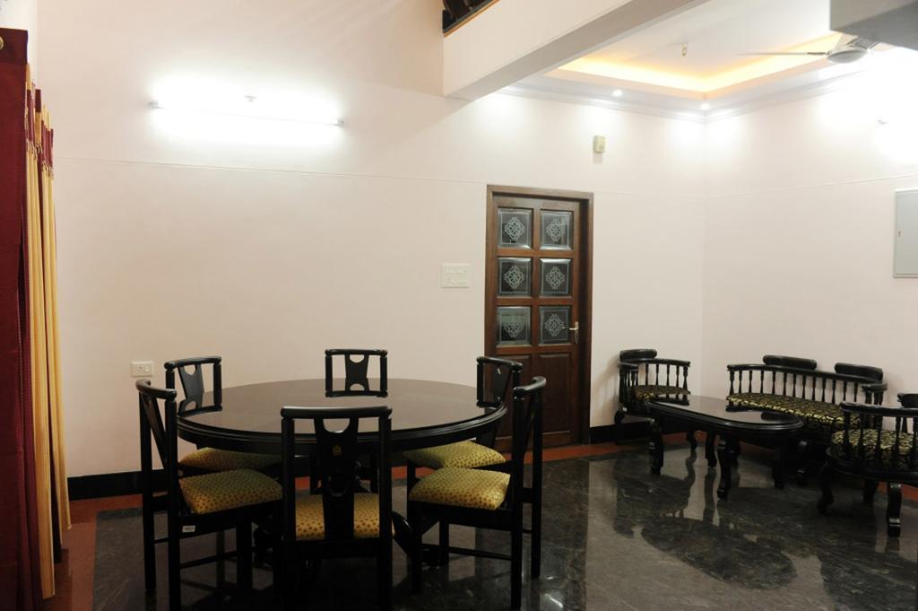 Moksha Homestay Thiruvananthapuram Exteriör bild